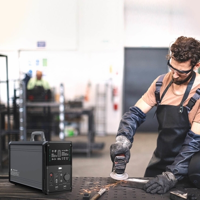 Cellule de batterie solaire portative du générateur 1500wh Lifepo4 avec le débouché pur à C.A. d'onde sinusoïdale